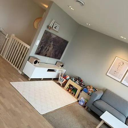 Familievennlig Enebolig Med Hage Og Utsikt וילה *