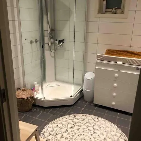 Familievennlig Enebolig Med Hage Og Utsikt * טרומסה